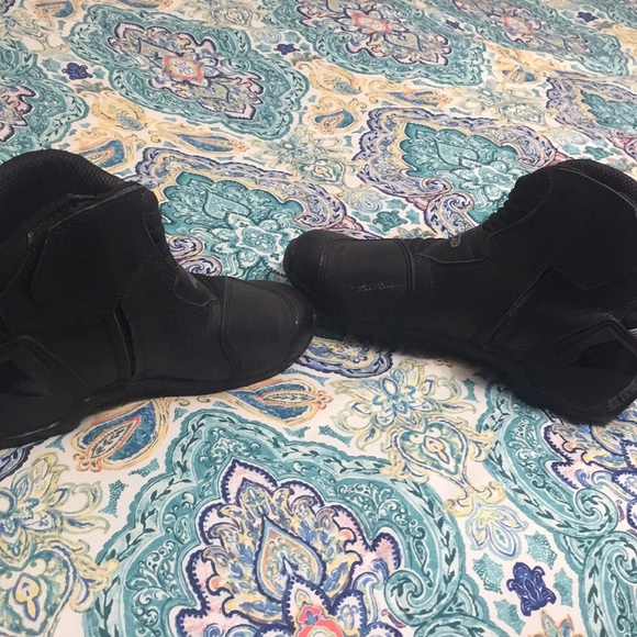 SOLD!!! Fully armored Alpinestar riding shoes - Picture 4 of 6